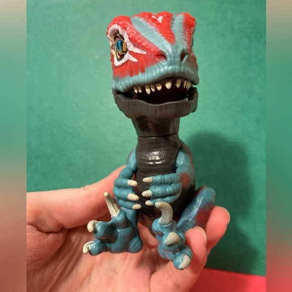 Fingerling Dinosaur Toy Figure - Buy 1, Get 2 FREE - Picture 3 of 7